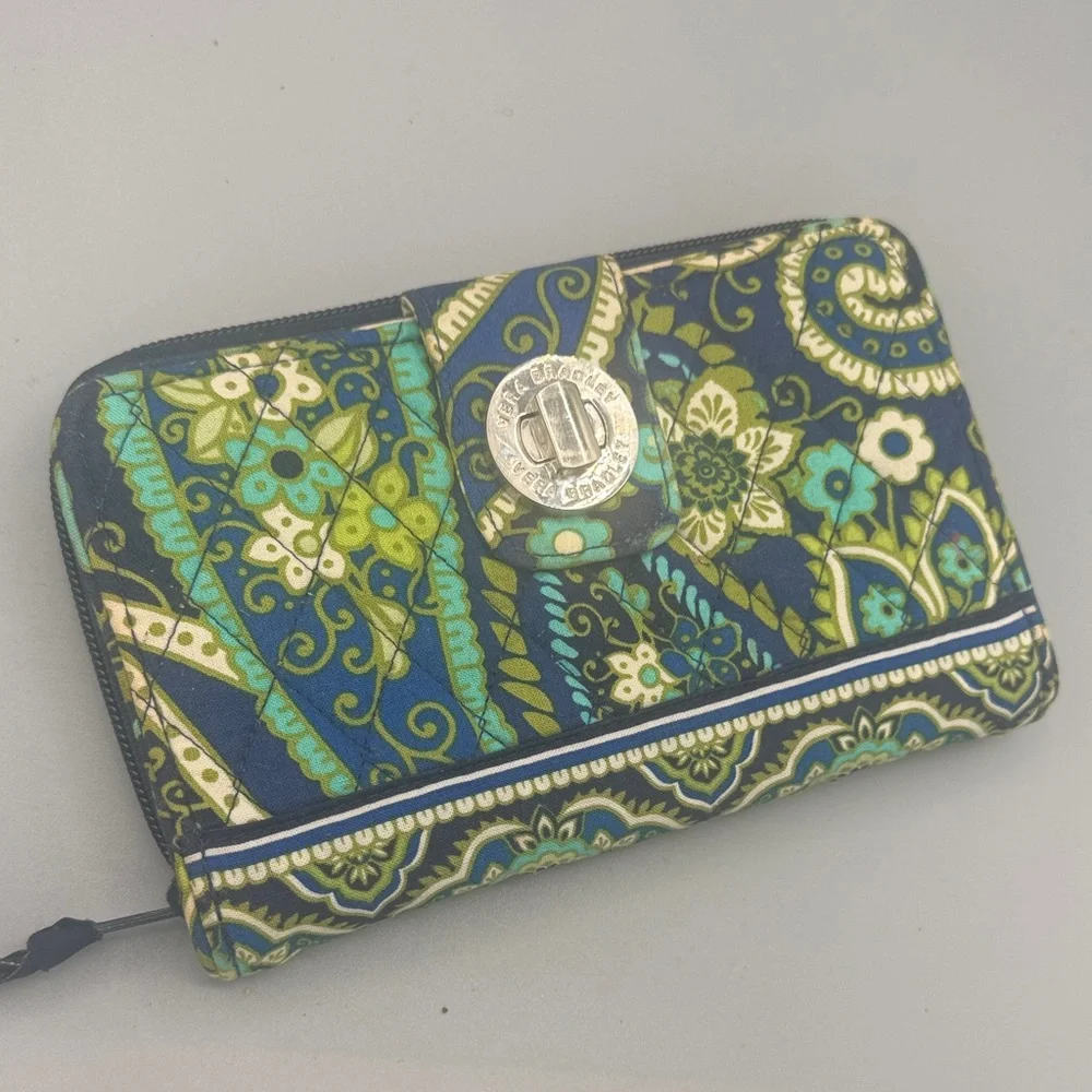 Vera Bradley Green Blue Paisley Quilted Zip Wallet Organizer - Picture 2 of 8